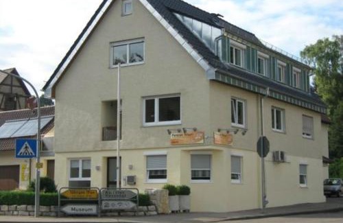 Waldenbuch Apartment | Ferienwohnung "SCHWARZWALD" , Pension Wauri