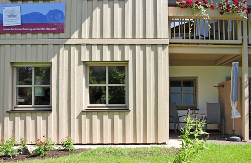 Bad Feilnbach Apartment | Ferienwohnung Sulzberg bis 3 Personen, 1 seperates Schlafzimmer, Erdgeschoss, Südterrasse