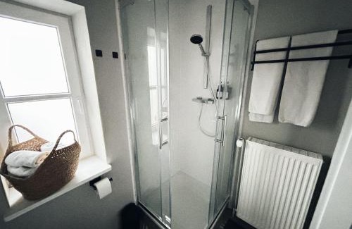 Schweiburg Apartment | Ferienwohnungbykatha