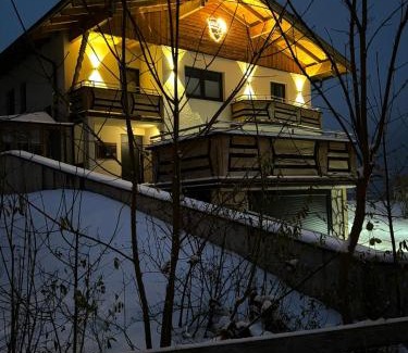 Reutte Apartment | Ferienwohnungen LODGE-B