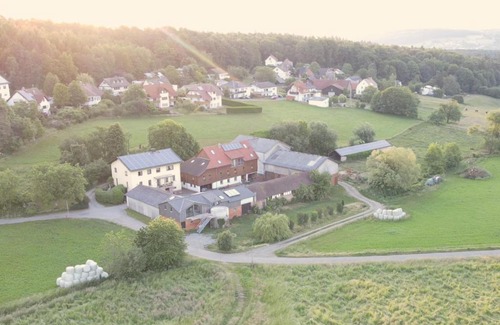 Erbach House | Ferienwohnungen Elsbacher Hof