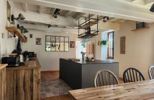 Viozan House | Ferme équerre 12 personnes avec piscine