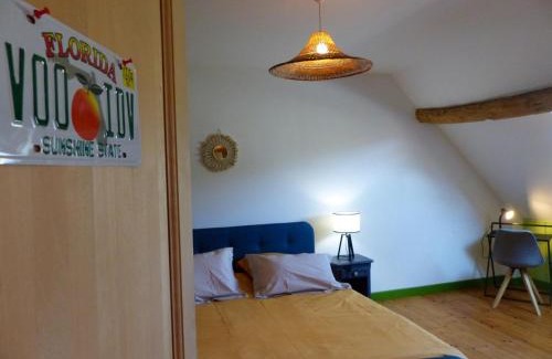 Lurcy-Levis House | Ferme restaurée 19ème siècle, gîte indépendant avec étang, proche du circuit de Lurcy-Lévis - FR-1-489-392