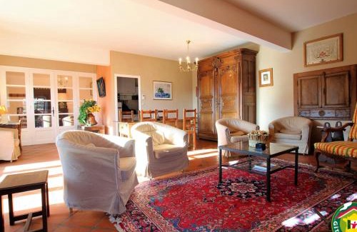 Polignac House | Ferme XVIe siècle rénovée avec jardin clos et WiFi - FR-1-582-119