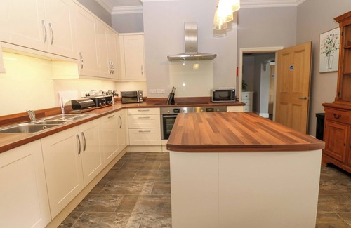 Carlisle Cottage | FERN LEE, pet friendly, with hot tub in Carlisle