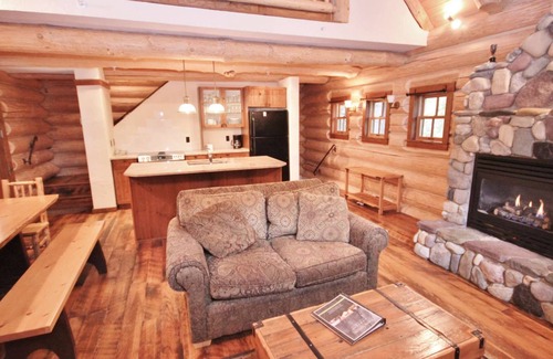 East Kootenay House | Fernie - Snow Creek Cabin #506