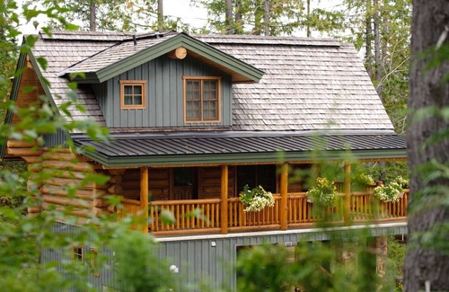 East Kootenay House | Fernie - Snow Creek Cabin #506