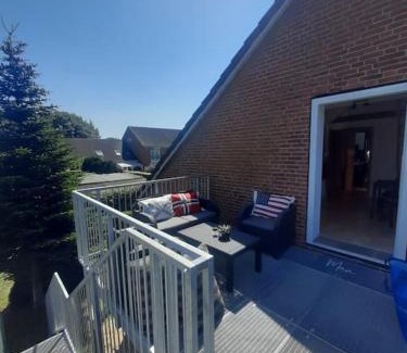 Flensburg Apartment | FeWo Grüne Linie mit Balkon-Parken-Wallbox-TV-KoNi