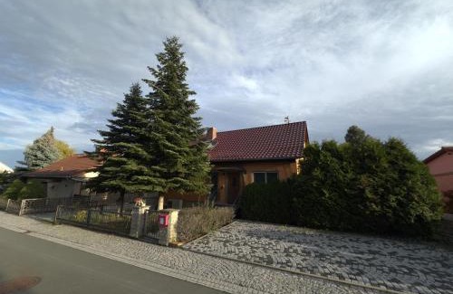 Bad Klosterlausnitz Apartment | FeWo T und T GbR