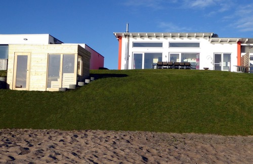 Lobnitz House | FH1 with private beach, sauna, fireplace, air conditioning, 4 bedrooms, 2 bathrooms, 8-10, max. 12 pers.