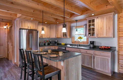 Jeffersonville Cabin | Field and Stream Dream Cabin near Smuggler's Notch