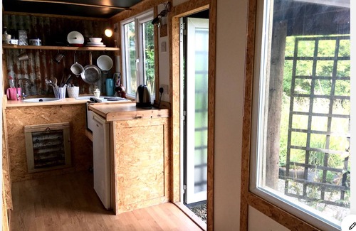 Saint Kew Apartment | Field hut, a secluded and peaceful retreat.