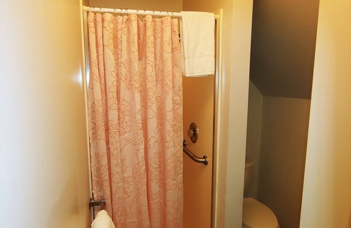 Owosso Apartment | Fin's Inn Apt D
