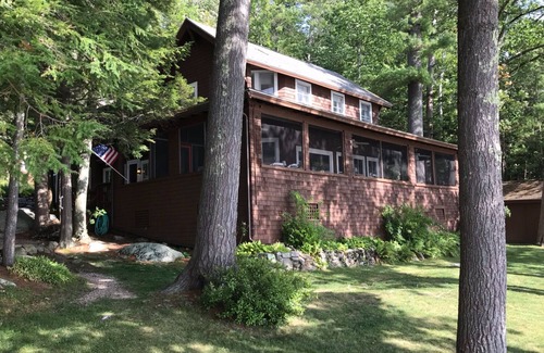 Melvin Village House | FINAL WEEK REMAINING SPECIAL - Classic Lake House on Winni