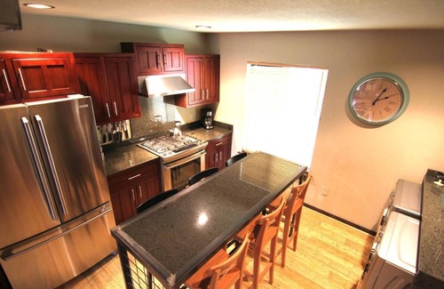 Waco Condo | Finally a better way to visit Waco! Minutes from Magnolia Market/McLane