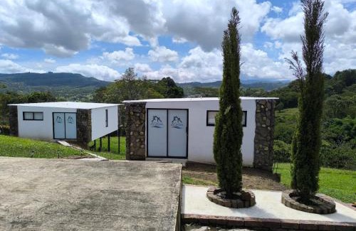 Moniquira Hotel | Finca Hotel Posada La Riviera