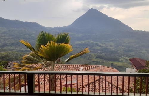 Fredonia House | Finca Vivero Guayacanes Magic Mountain