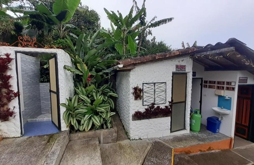 Fredonia House | Finca Vivero Guayacanes Magic Mountain