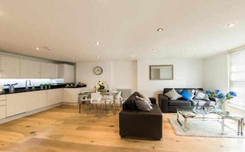 Finchley Church End Apartment | Finchley Central - Luxury 2 bed ground floor apartment