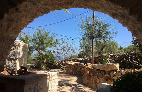Layia Apartment | Find your peace in a traditional country house!