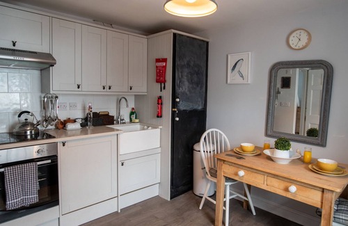 Lewes Apartment | Finest Retreats | The Highstreet Hideaway