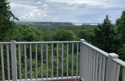 Adrian House | Finn's Hideaway - Secluded family home with river view