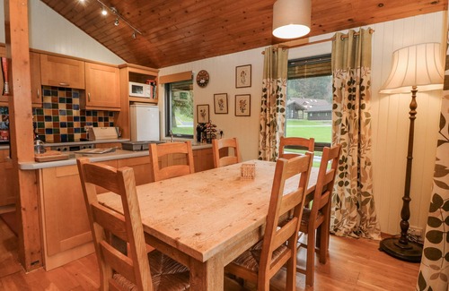 Heribost Cottage | FIRBUSH LODGE, pet friendly, character holiday cottage in Killin