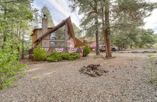 Munds Park House | Fire Pit and Wraparound Porch Munds Park Cabin!