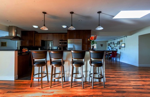 North Clairemont House | Fire Pit, Poker & Golf, Mins 2 La Jolla, PB, MB