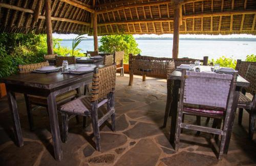 Shimoni Cabin | Firefly Eco Retreat