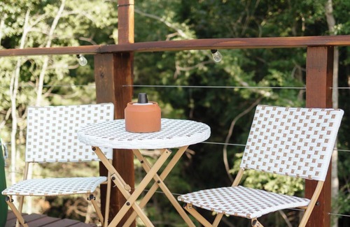 Silver Point Cabin | Firefly Hideaway: Glamping with Hot Tub & Pool