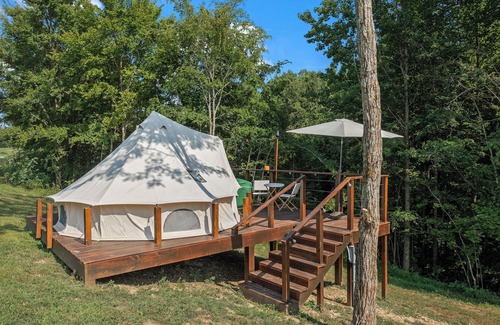 Silver Point Cabin | Firefly Hideaway: Glamping with Hot Tub & Pool