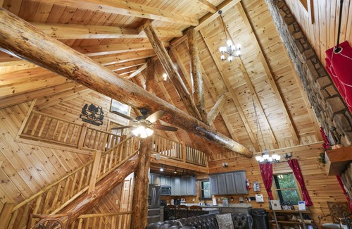 Carbon Hill Cabin | Firefly Hollow Lodge | Private Lot | Secluded