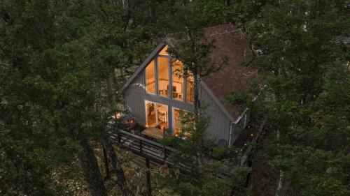 Mount Jackson House | Fireplace Grill Games & Dogs near Bryce Resort