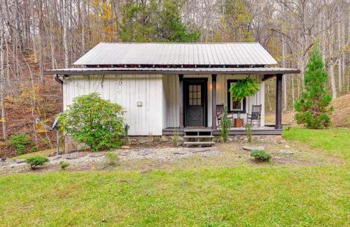 Robbinsville House | Fish and Water Raft Cabin Near Lake Santeetlah