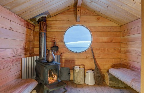 Homer Cabin | Fisherman's Cabin, beach front, Artist, Fishing, Glacier, Kayaking, Bear Viewing