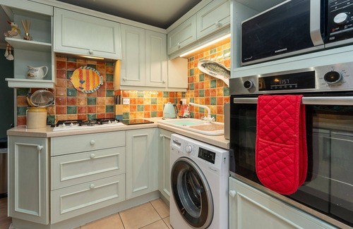 Lossiemouth Cottage | Fishermans Cottage - a cottage that sleeps 6 guests in 3 bedrooms