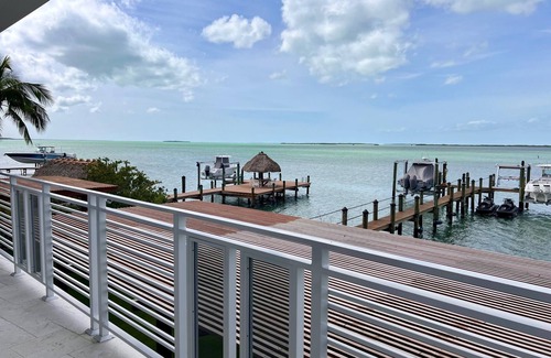 Rock Harbor House | Fishermans Dream! Waterfront Bay/Ocean Access - Monthly Discounts Available!