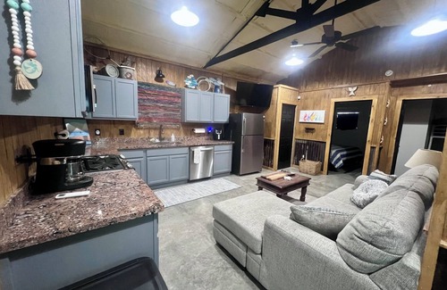 Port Lavaca House | Fisherman’s getaway close to water. Plenty of room for kayak and boat trailers.