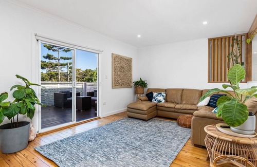 Bateau Bay House | Fishermens Oasis - Unique 4 bedroom pool home
