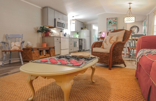 Holly Ridge House | Fishing and Beach Life: Pet-Friendly 3 Bedrooms 2 bath Home with screened porch