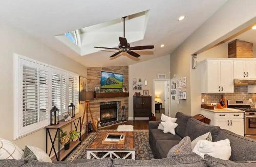 Big Bear House | Fitzy's Fir Lodge - Fun For the Whole Family, Dogs Welcome, Jacuzzi Tub