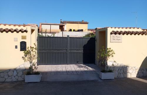Isola Sacra House | Fiumicino Aeroporto Casa Vacanze Papaveri