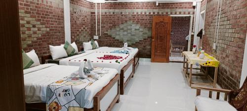 Courtallam Hotel | Five Falls RAMANA VILLA