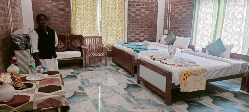 Courtallam Hotel | Five Falls RAMANA VILLA