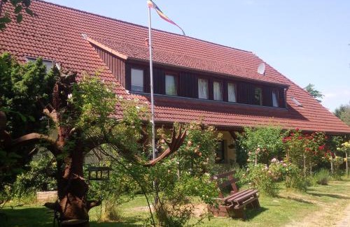 Hohenkirchen Apartment | Five Oaks - Rote Wohnung