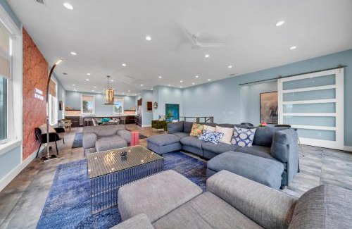 Avalon Beach Estates House | Flamingo DESTINation