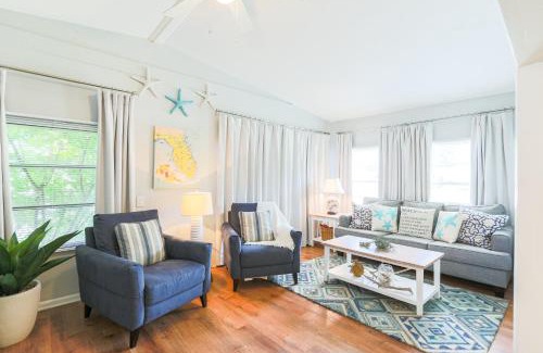 Walsingham House | Flamingo Lounge - Pool, Firepit, Grill, Sleeps 10