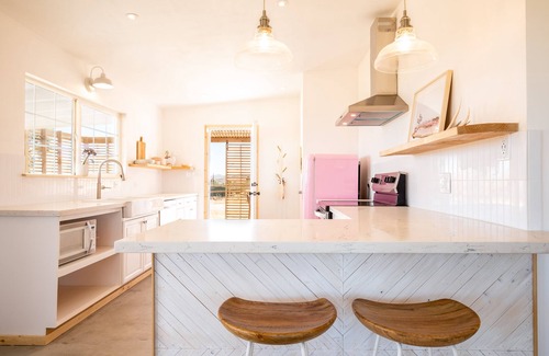 Yucca Valley House | 🌵Flamingo Ranch With a Dreamy Desert Design & Hot Tub🌵
