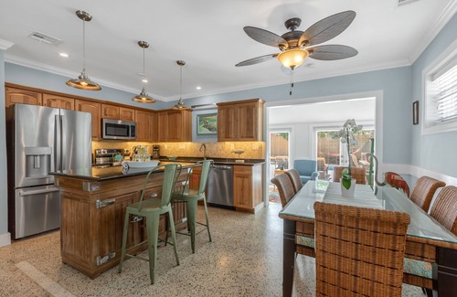 Midtown House | FLAMINGO ROSE ~ Midtown 3 Bedroom, 2 Bathroom Home w/Pool & Parking!